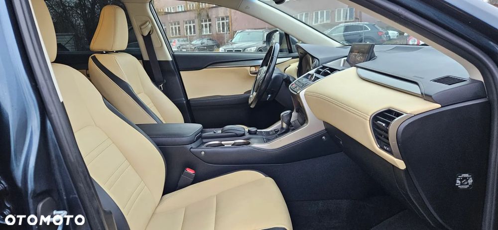 Lexus NX 300h Business Edition - 26