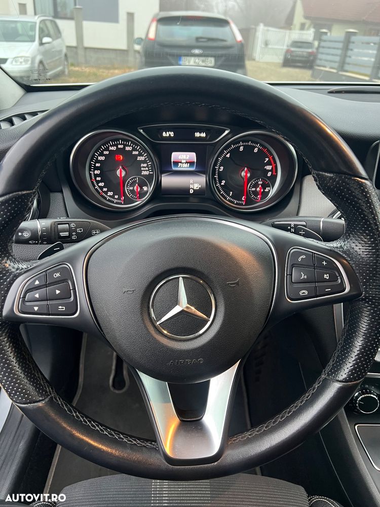 Mercedes-Benz GLA 200 7G-DCT - 3