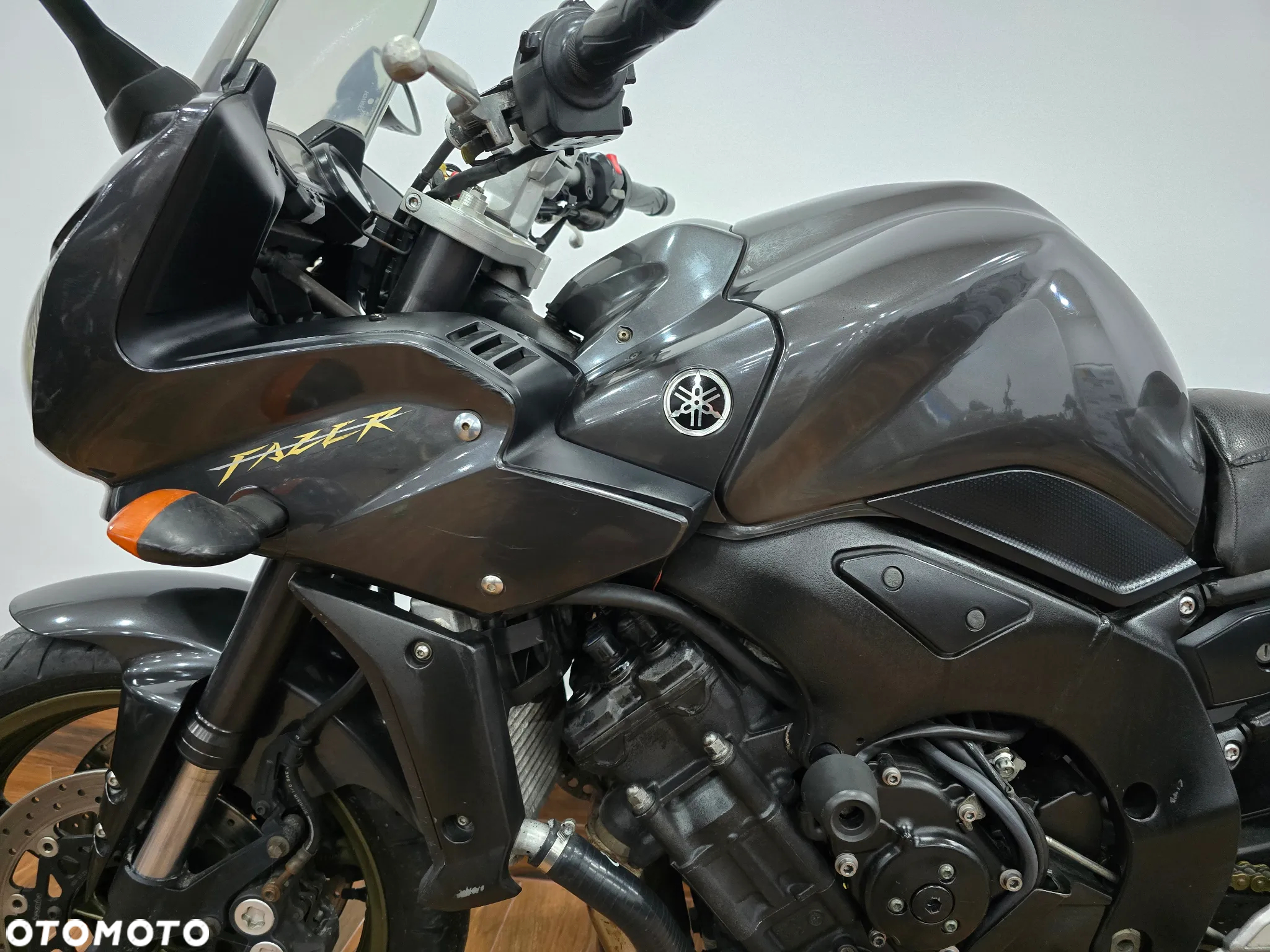 Yamaha FZ - 24