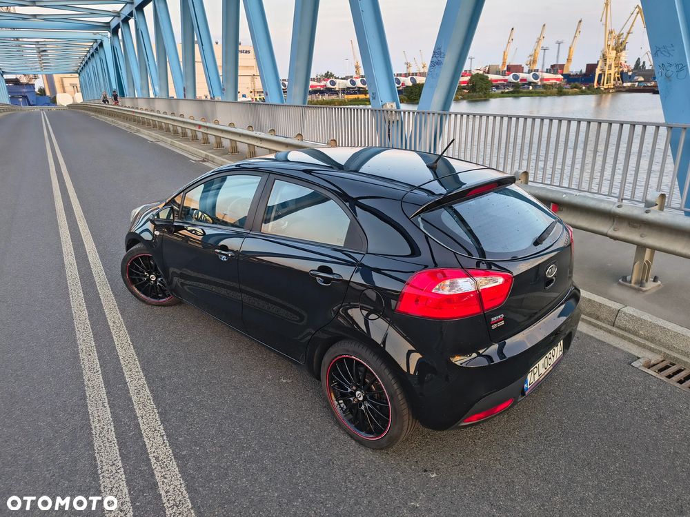 Kia Rio 1.4 M - 9
