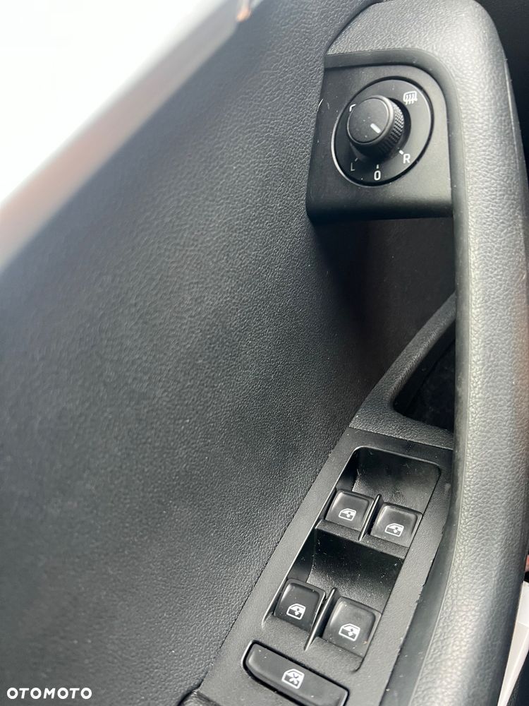 Skoda Octavia 1.6 TDI Ambition DSG - 9