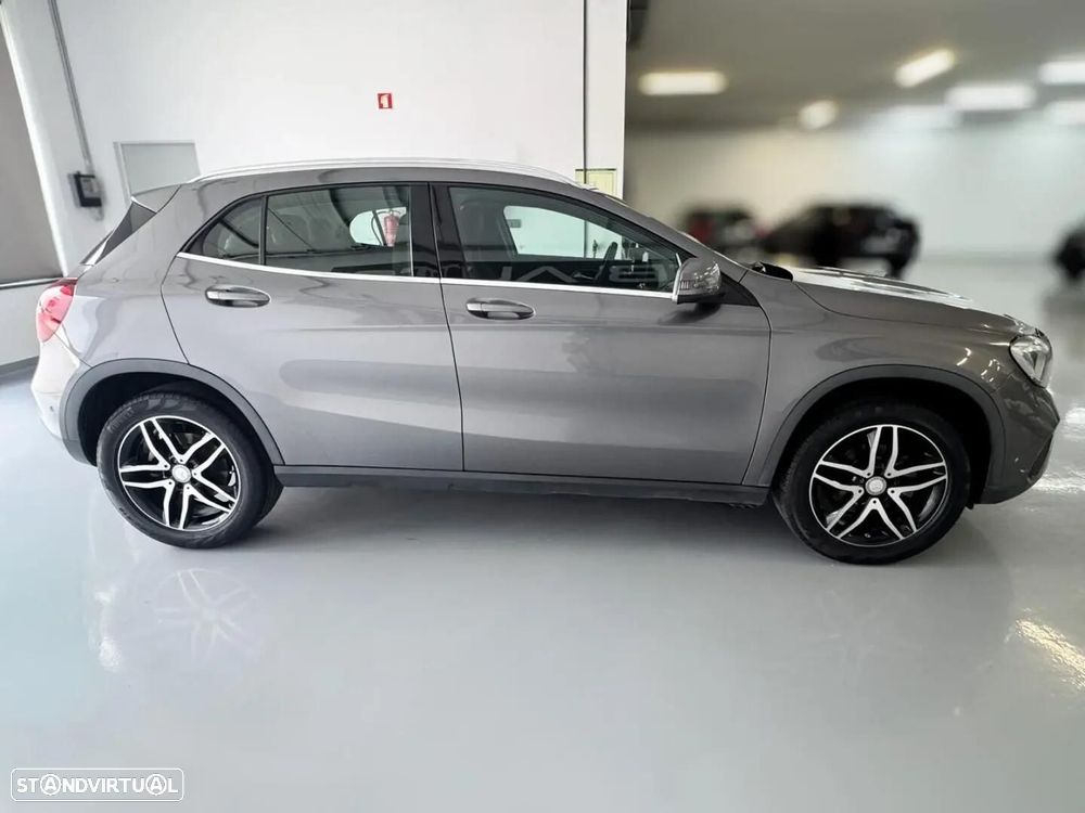 Mercedes-Benz GLA 180 - 17