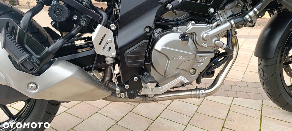 Suzuki V-STROM - 26