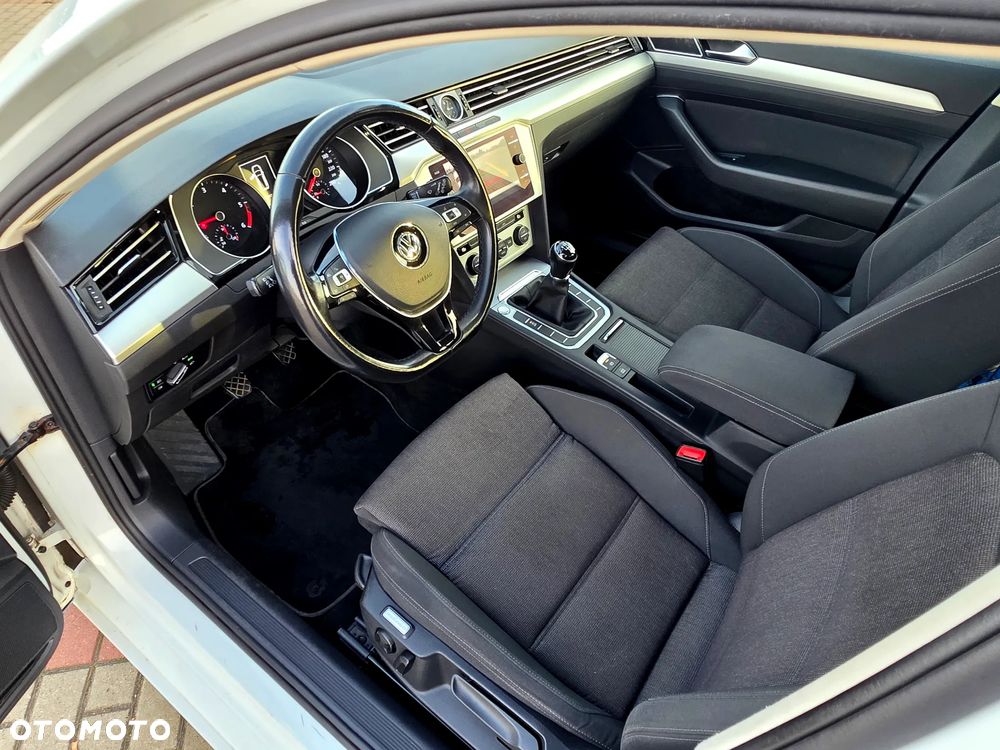 Volkswagen Passat Variant 2.0 TDI BMT Comfortline - 6