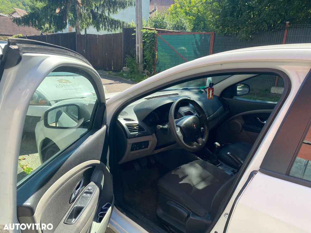 Renault Fluence 1.6 Authentique - 9