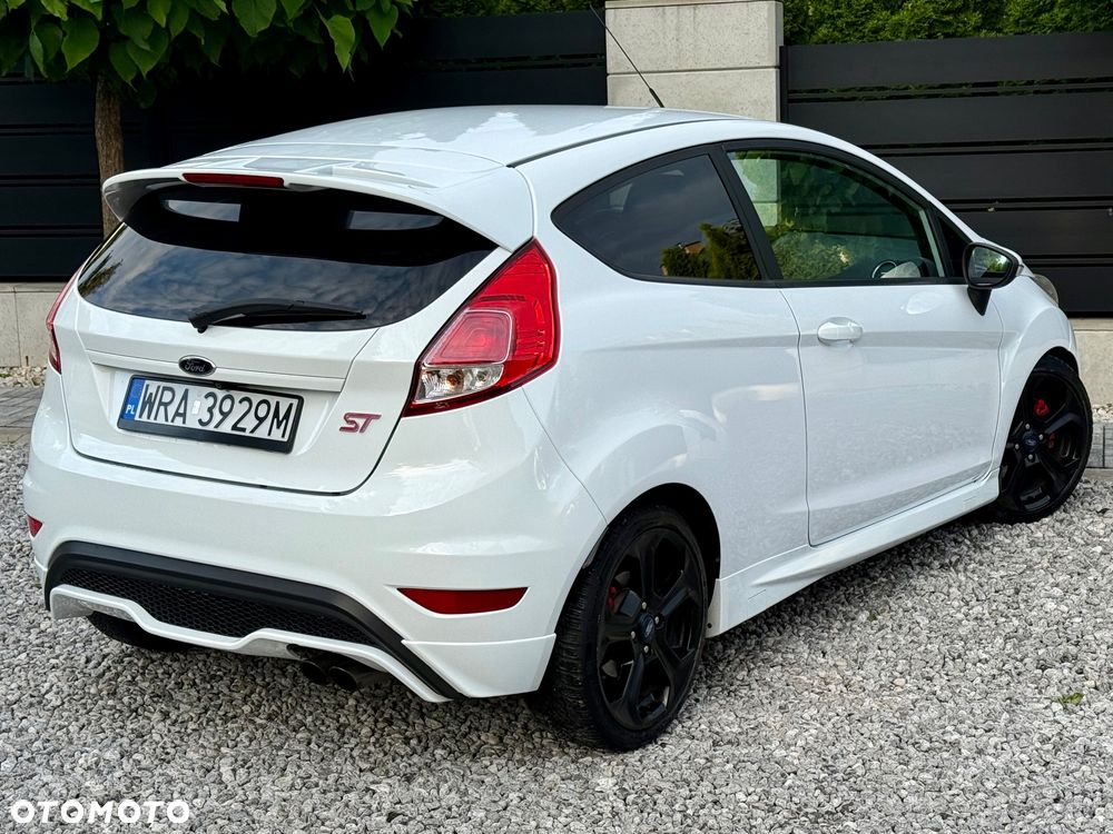 Ford Fiesta 1.6 EcoBoost ST - 13