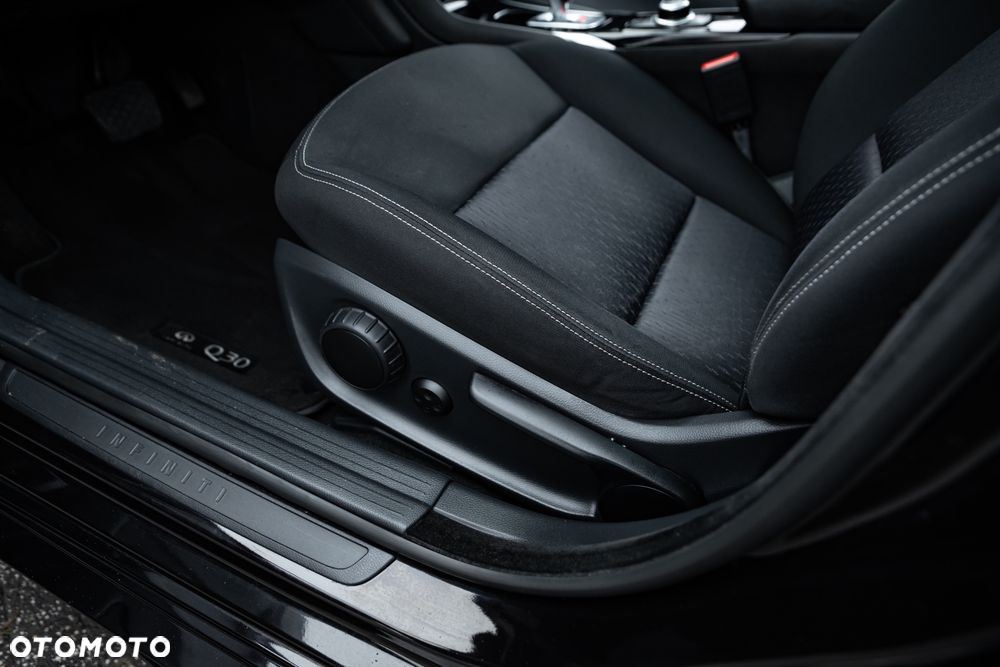 Infiniti Q30 2.2d DCT AWD Sport - 19