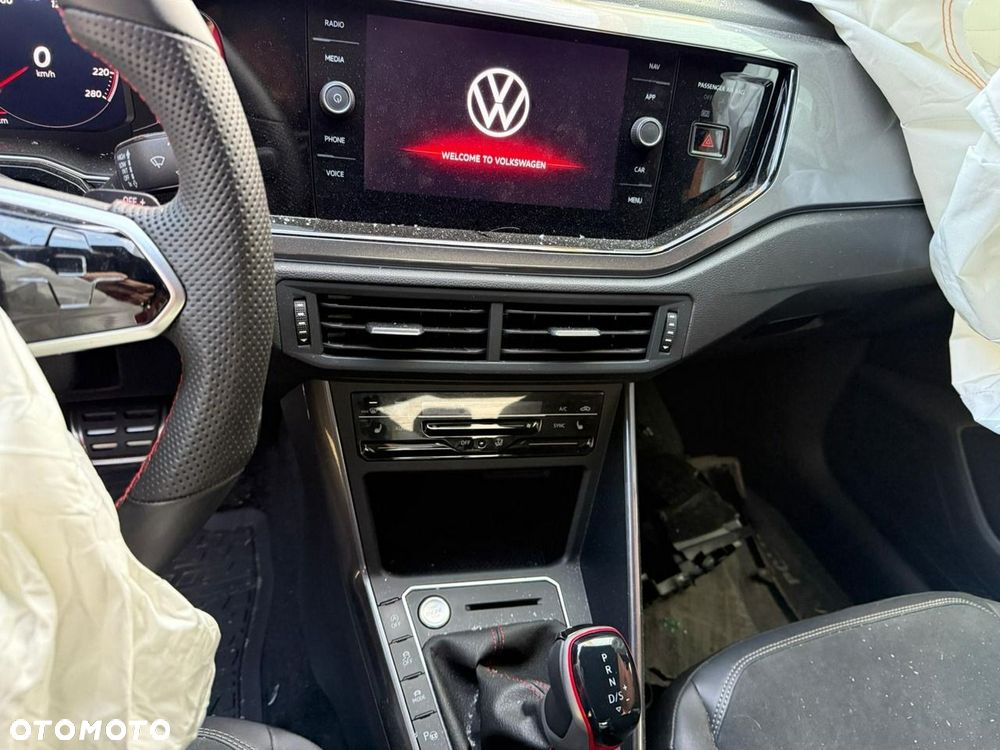 Volkswagen Polo - 16