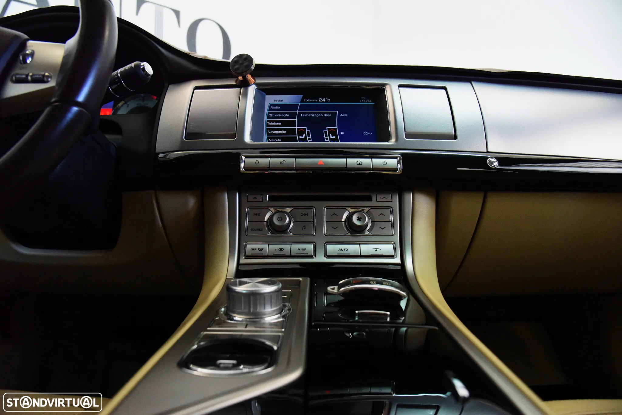 Jaguar XF 3.0 D V6 S Luxury - 28