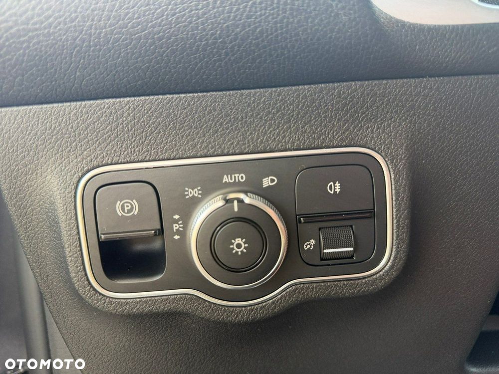 Mercedes-Benz GLB 250 4Matic 8G-DCT AMG Line Advanced Plus - 25