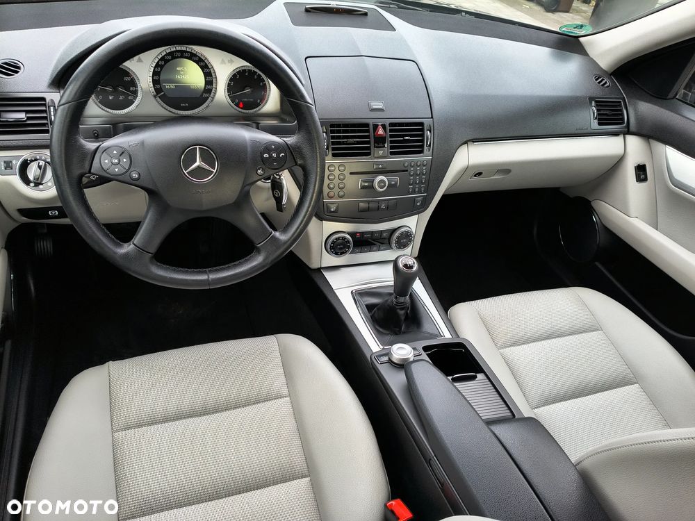 Mercedes-Benz Klasa C 180 Kompressor BlueEFFICIENCY Avantgarde - 17