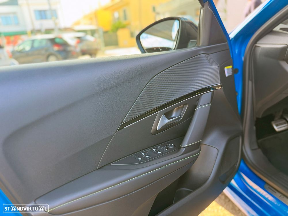 Peugeot e-208 GT - 9