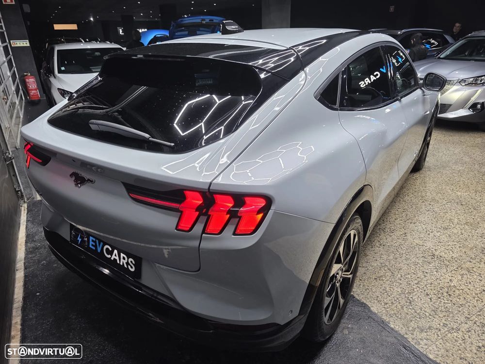 Ford Mustang Mach-E AWD PREMIUM - 18