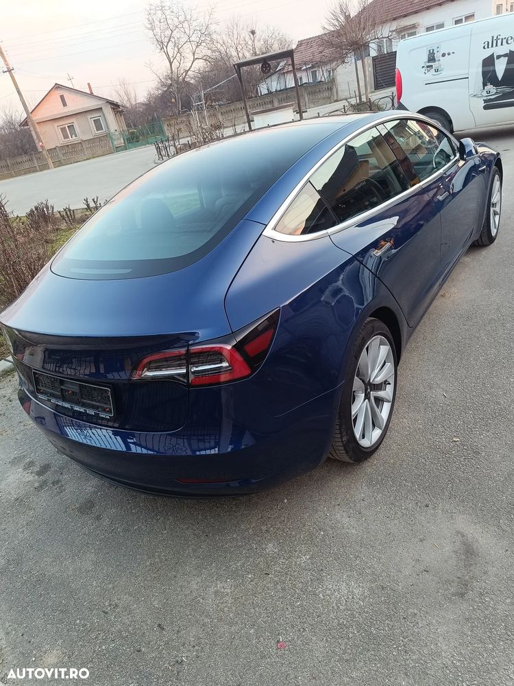 Tesla Model 3 - 7