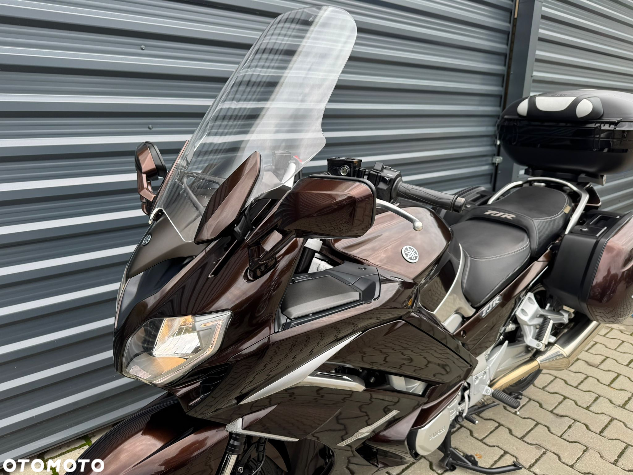 Yamaha FJR - 16