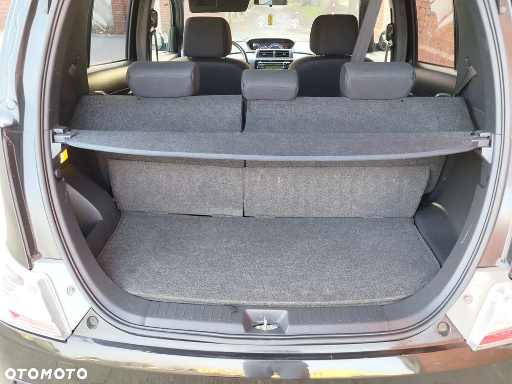 Daihatsu Materia 1.5 - 20