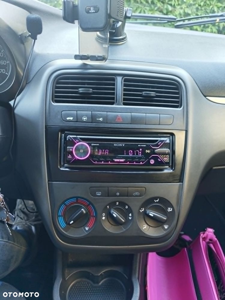 Fiat Grande Punto 1.4 8V Racing - 8