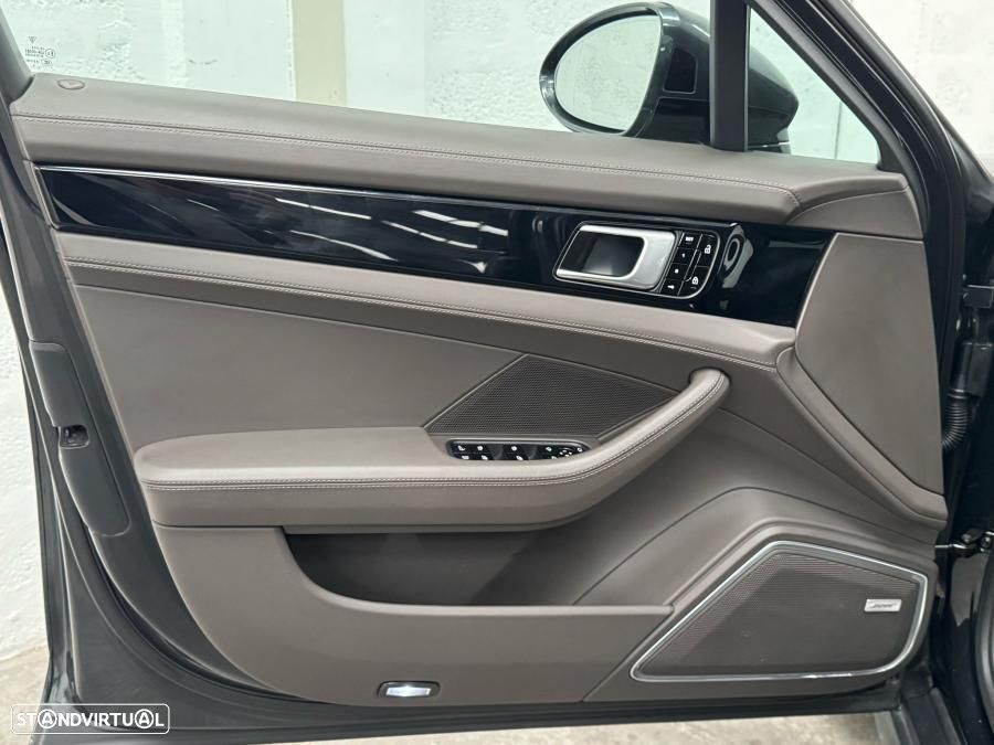 Porsche Panamera 4 E-Hybrid - 42