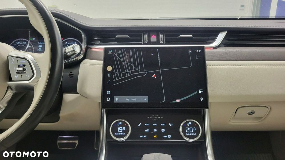 Jaguar XF - 18