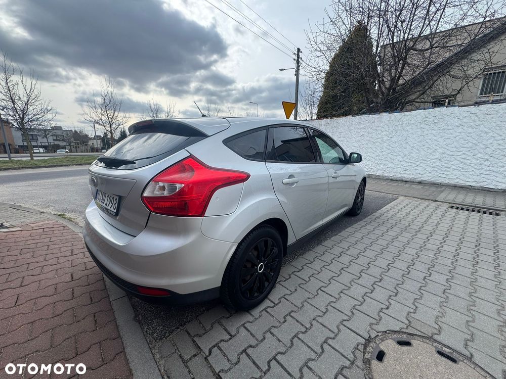 Ford Focus 1.6 TI-VCT Ambiente - 4