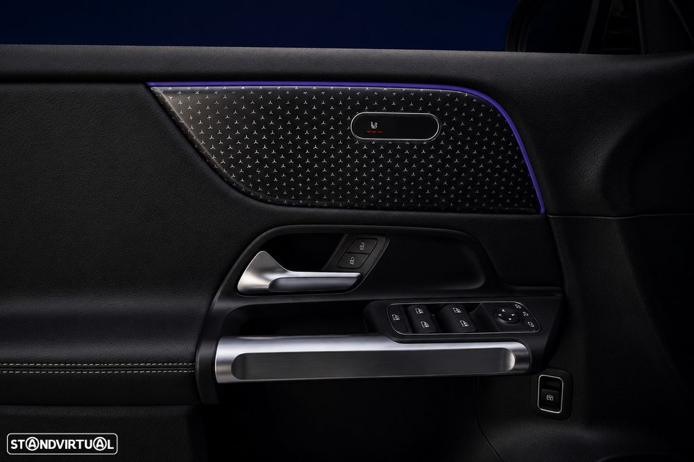 Mercedes-Benz EQB - 12