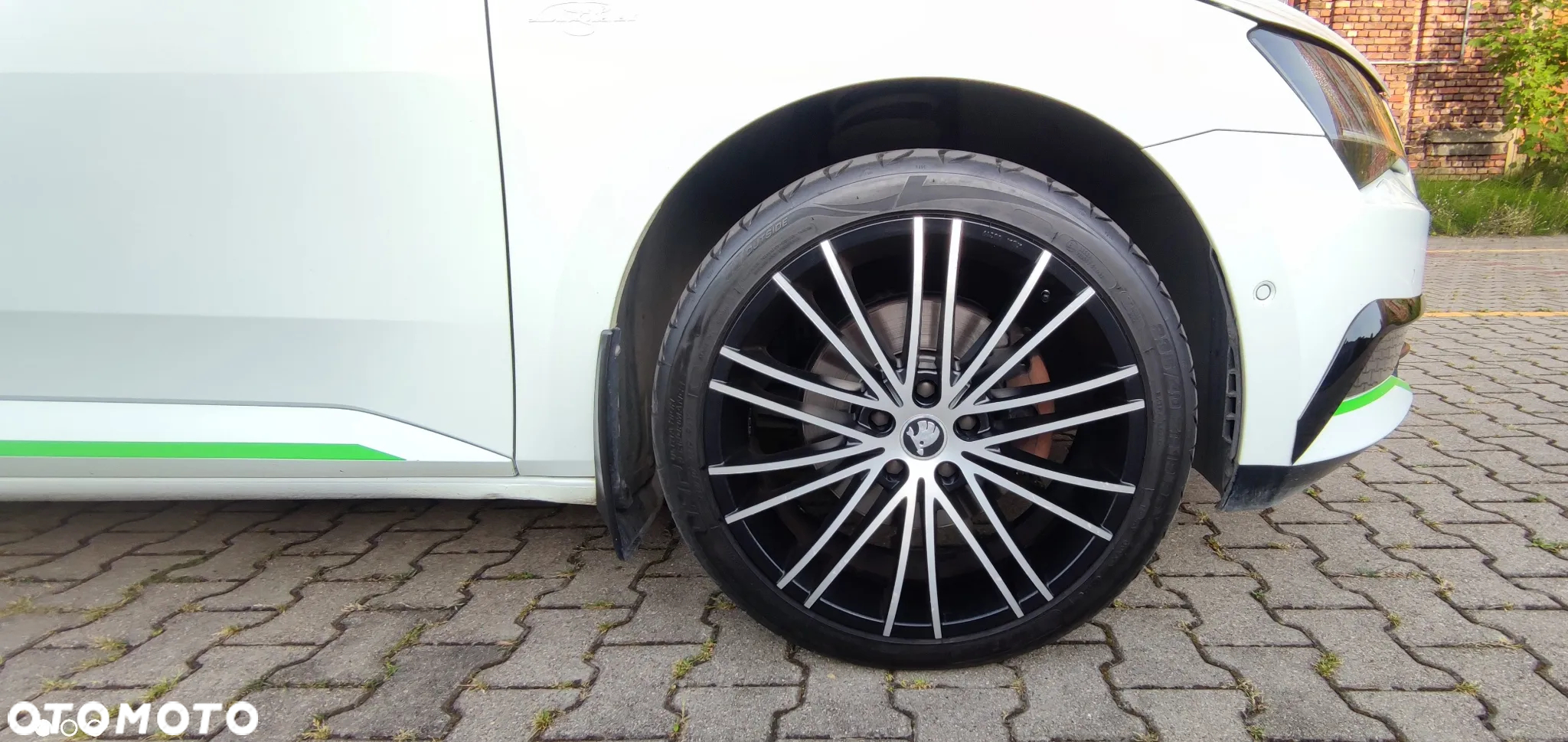 Skoda Superb 2.0 TDI 4x4 L&K DSG - 23