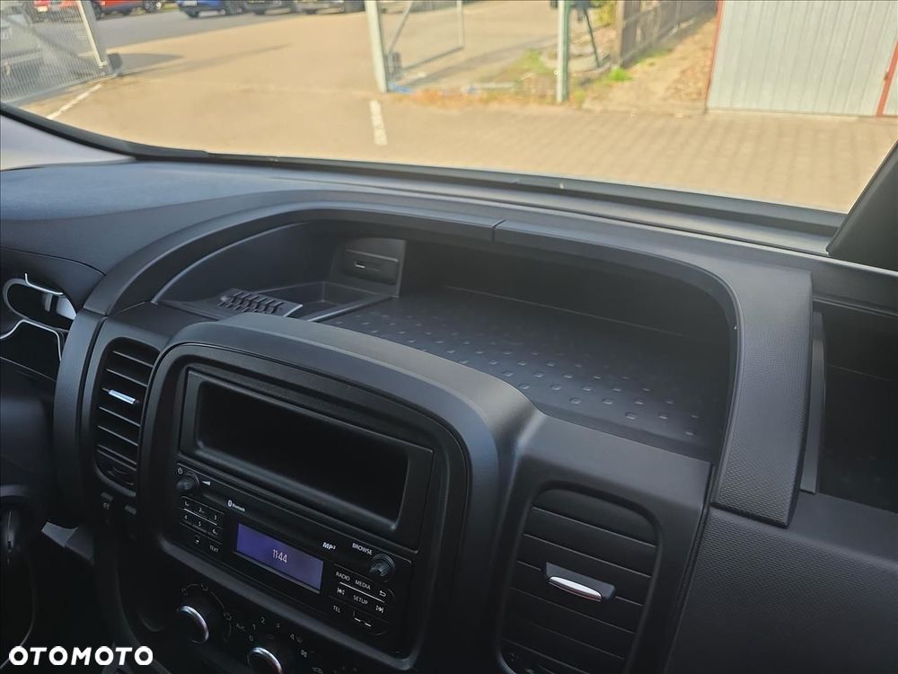 Renault Trafic - 25