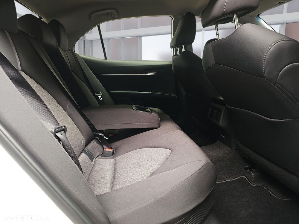 Toyota Camry 2.5 Hybrid Comfort CVT - 12