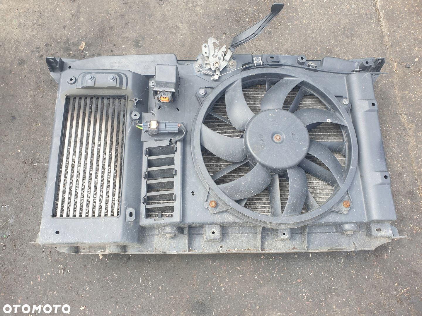 CHŁODNICE WENTYLATOR CITROEN C4 II 1.6 E-HDI - 2