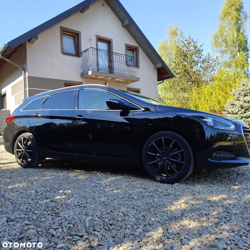 Hyundai i40 Kombi 1.7 CRDi DCT Premium - 3