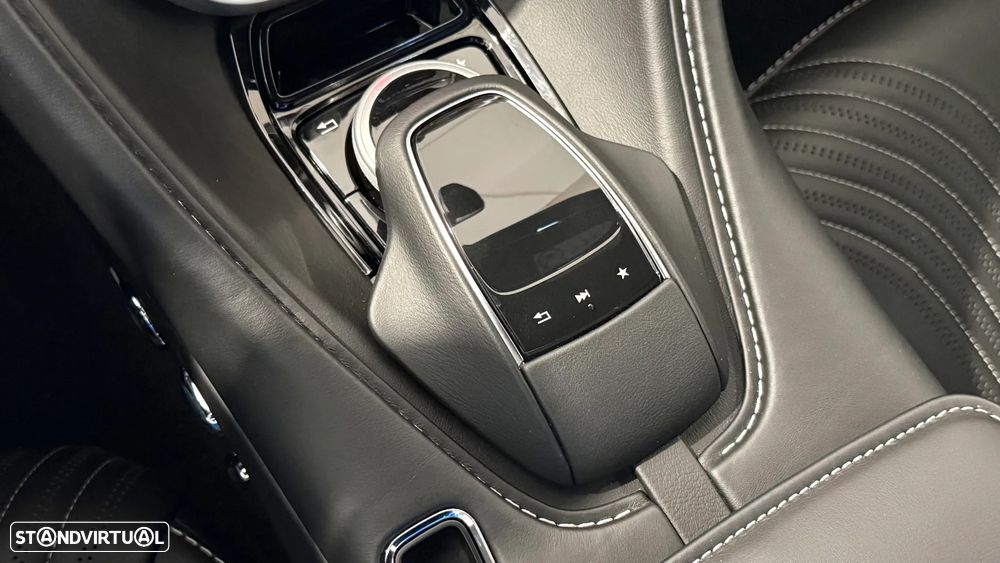 Aston Martin DB11 Coupé V8 - 34
