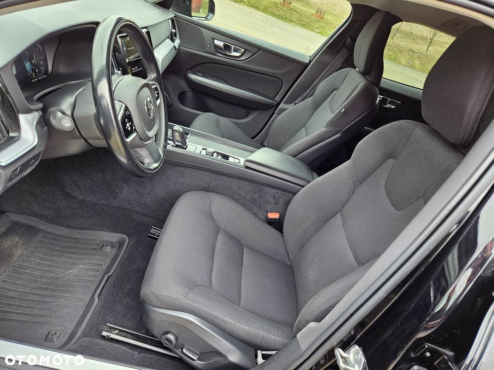 Volvo V60 D4 Momentum Pro - 14