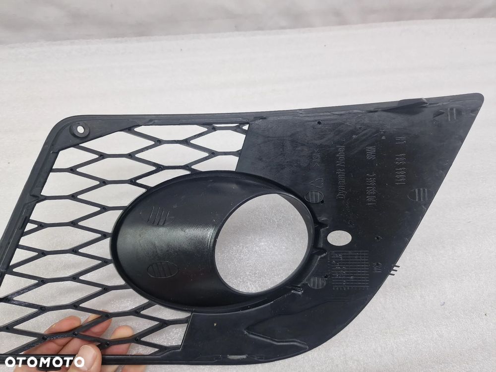 SEAT LEON II 2 1P0 CUPRA 05-09 LEWA KRATKA BOCZNA ZDERZAKA PRZEDNIEGO PRZÓD , NR 1P0853665C , NR AUKCJI C/38 - 7