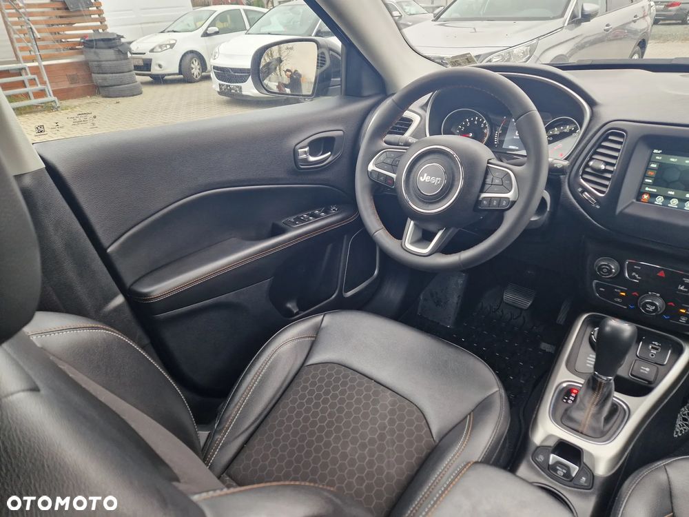 Jeep Compass - 29