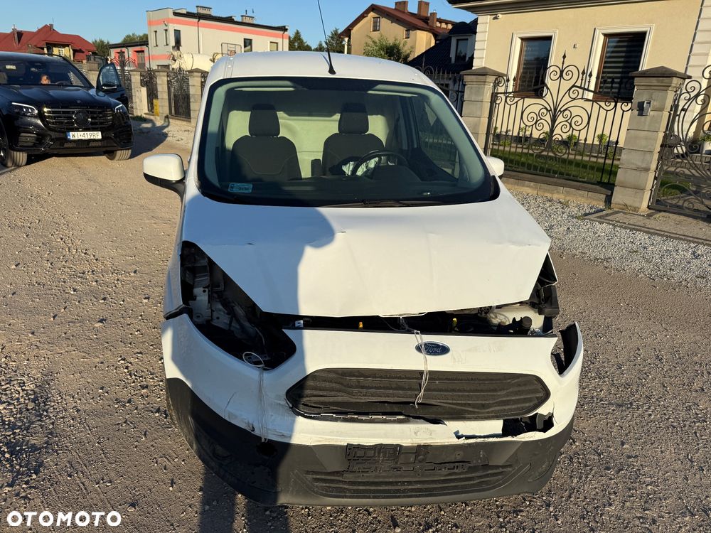 Ford Transit Courier - 8