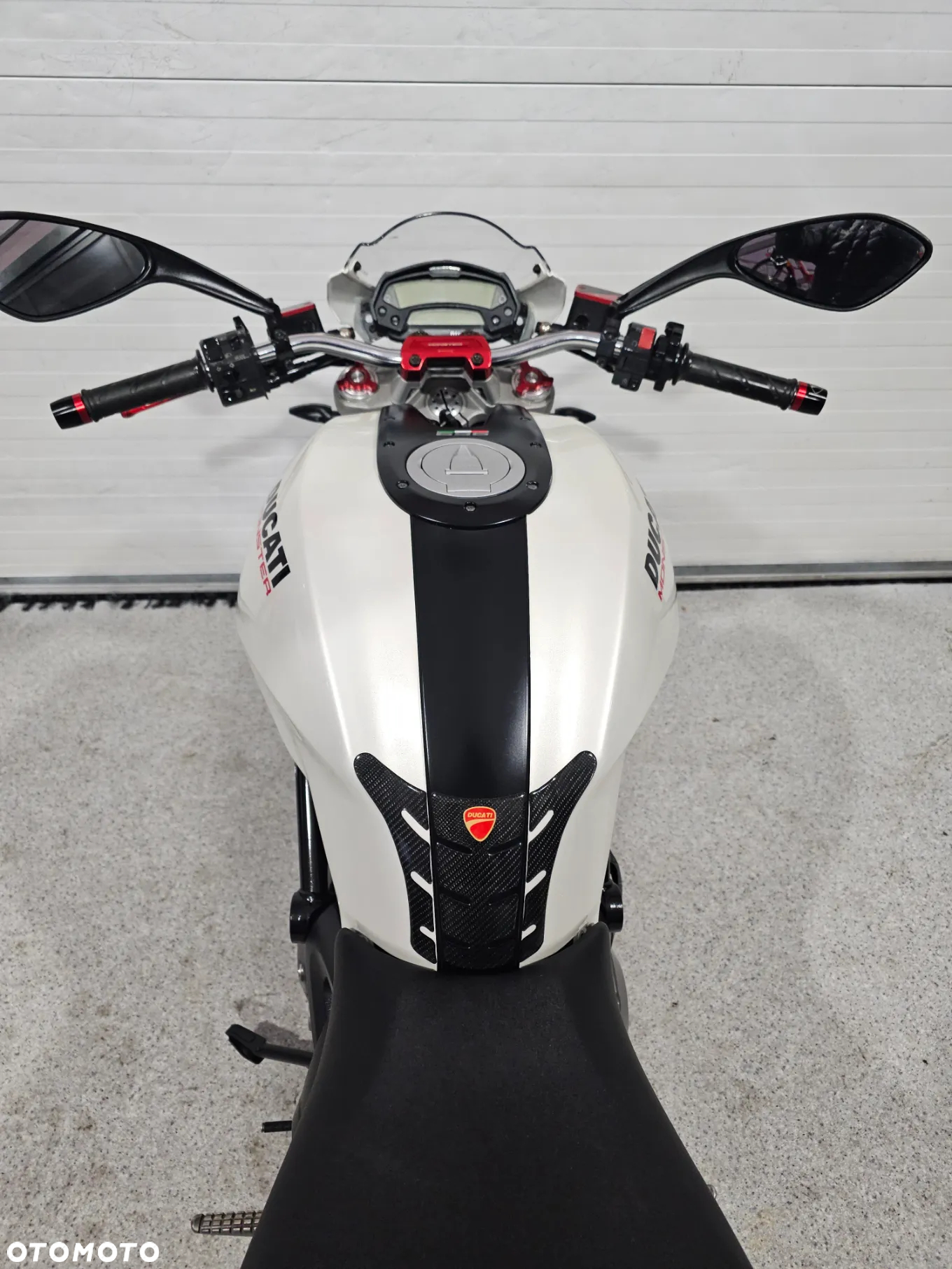 Ducati Monster - 33