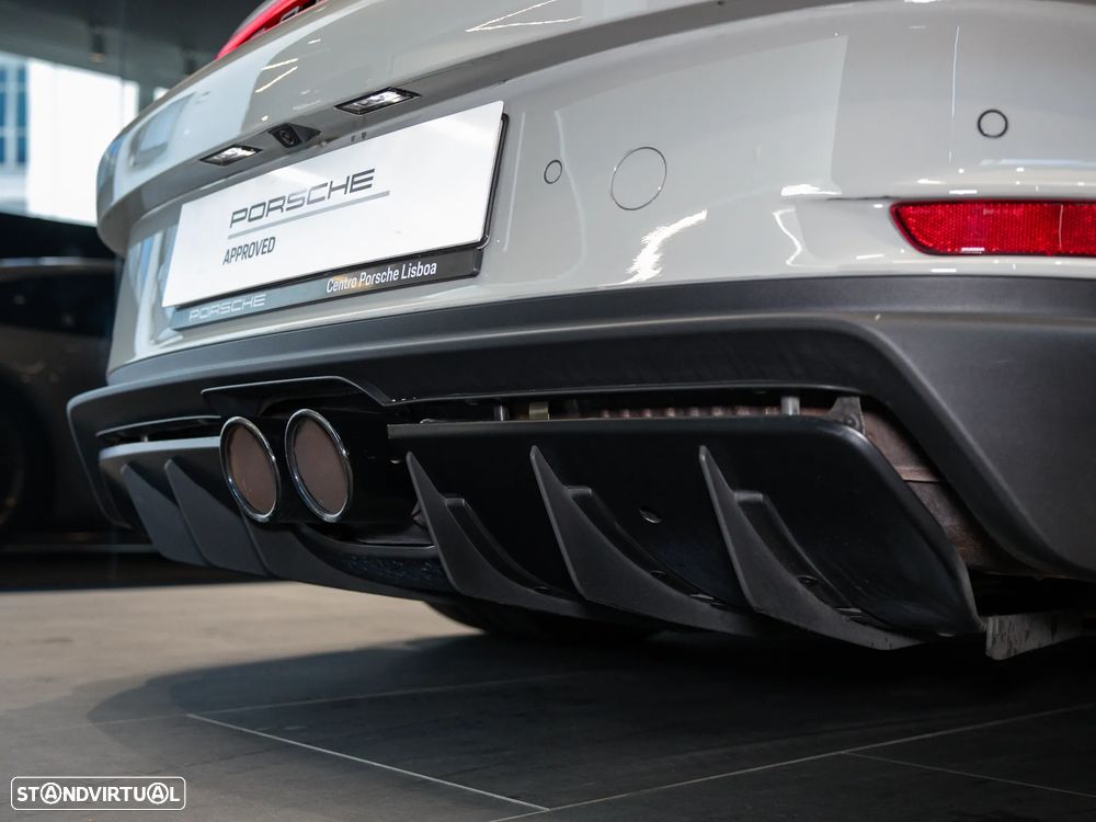 Porsche 911 (992) GT3 PDK Touring Pack - 19