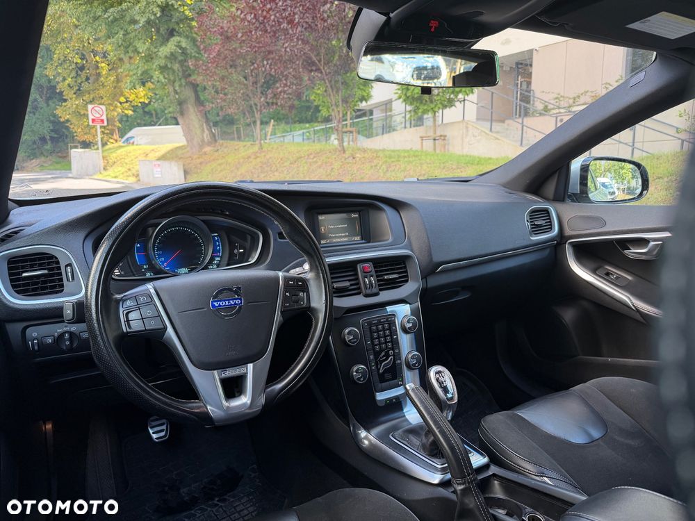 Volvo V40 D2 R-Design Momentum - 5