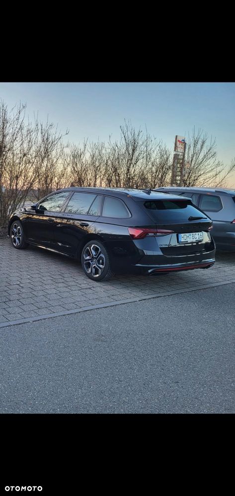 Skoda Octavia 2.0 TSI DSG RS - 2