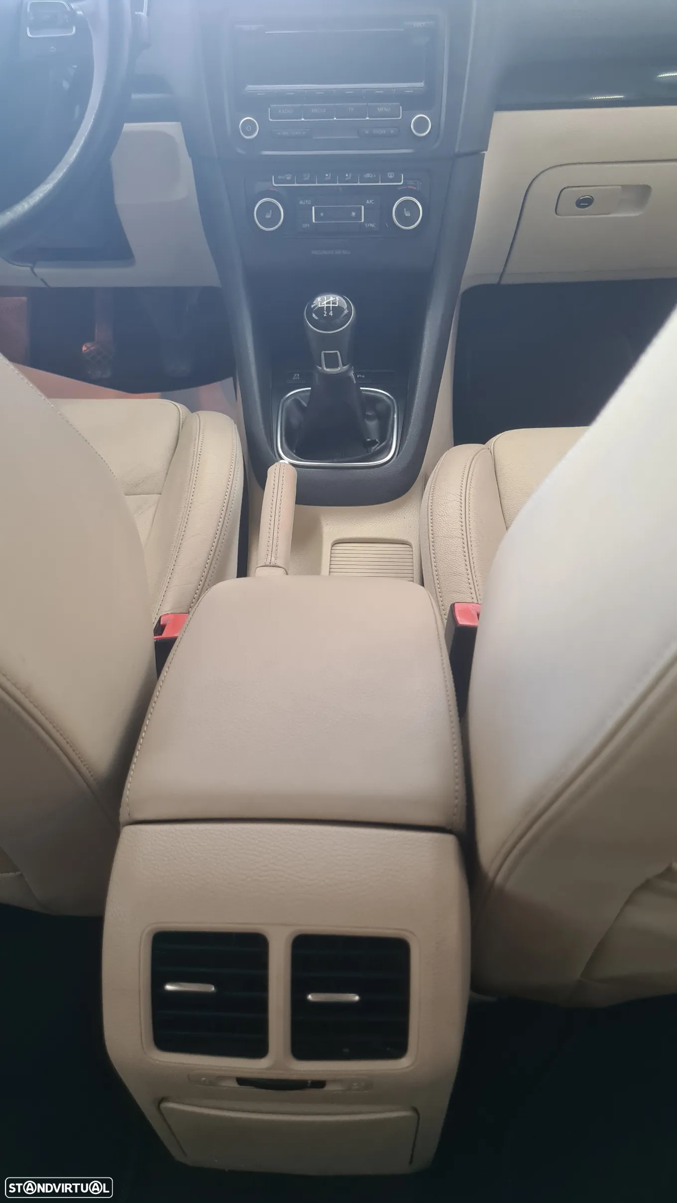 VW Golf Variant 1.6 TDi Confortline - 27