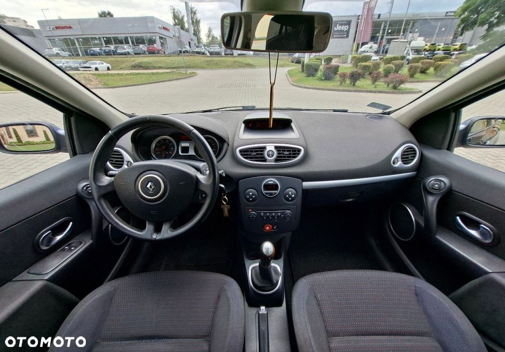 Renault Clio - 22