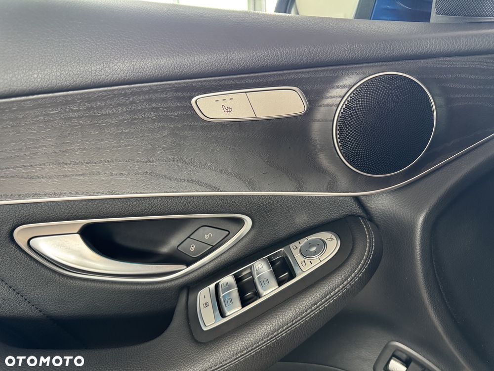 Mercedes-Benz GLC 250 d 4Matic 9G-TRONIC AMG Line - 23
