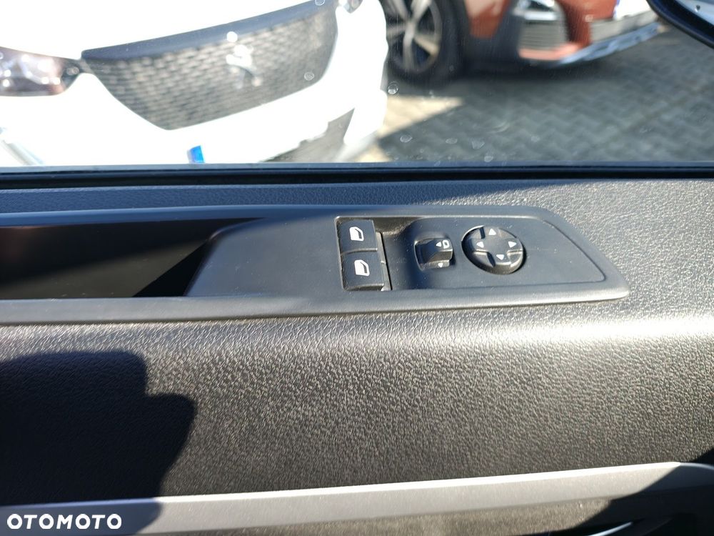 Opel Vivaro - 12