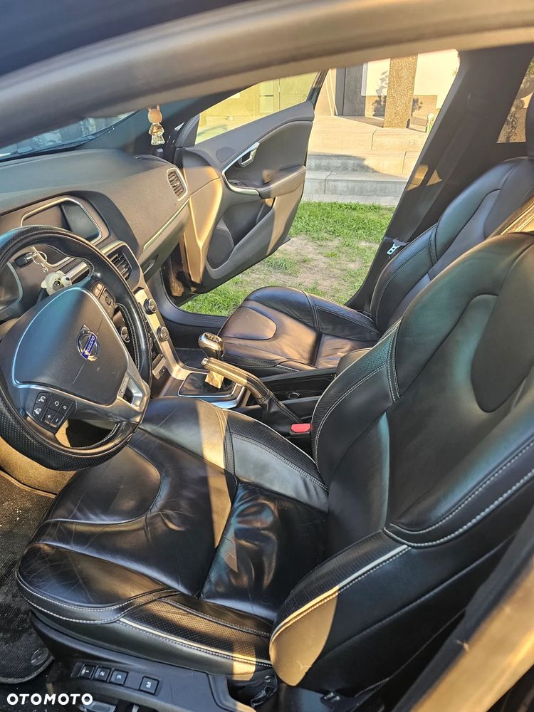 Volvo V40 D4 Drive-E R-Design Momentum - 8
