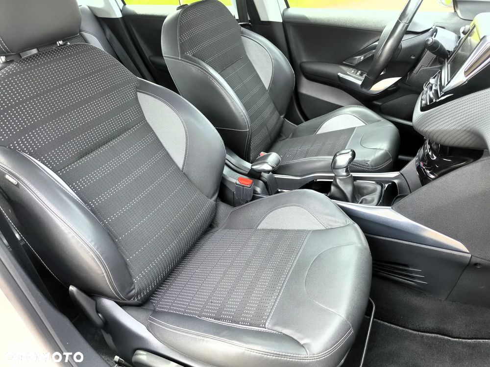 Peugeot 2008 1.6 VTi Allure - 33