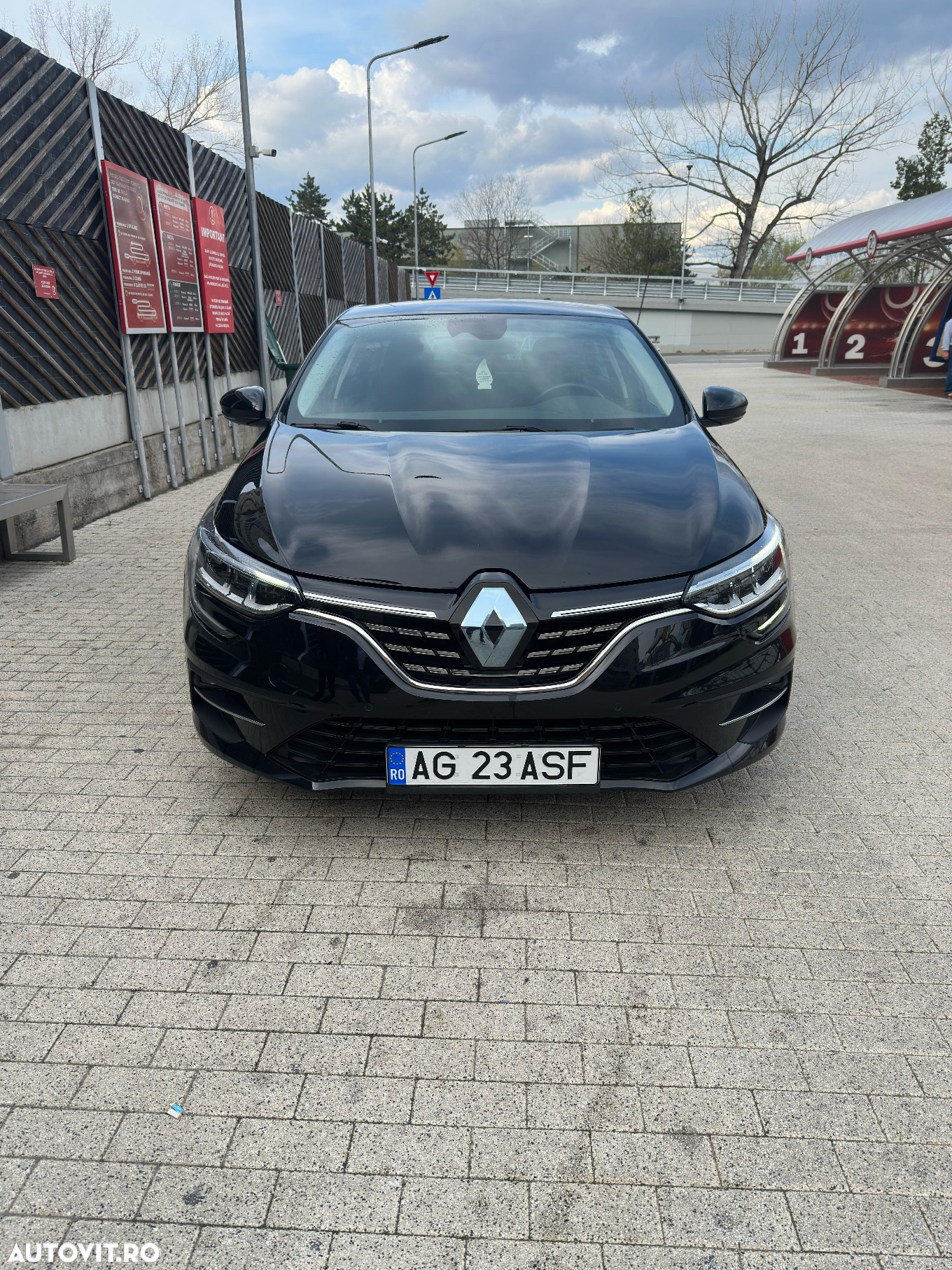 Renault Megane TCe 140 EDC GPF Techno - 4