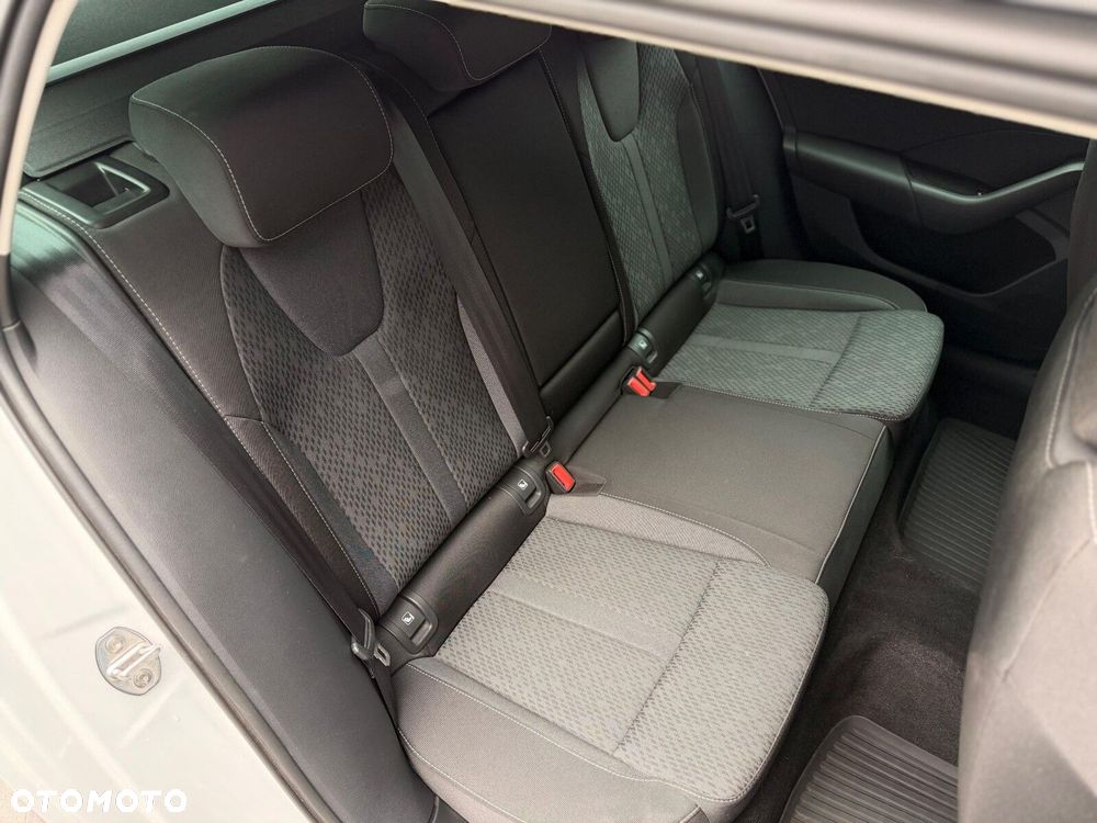 Skoda Octavia 2.0 TDI Ambition DSG - 21