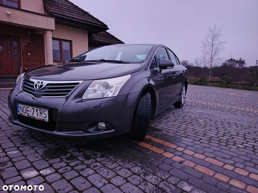Toyota Avensis 2.0 D-4D Premium - 2