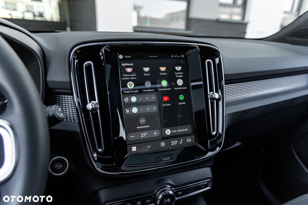Volvo XC 40 B3 B DKG Plus Bright - 32