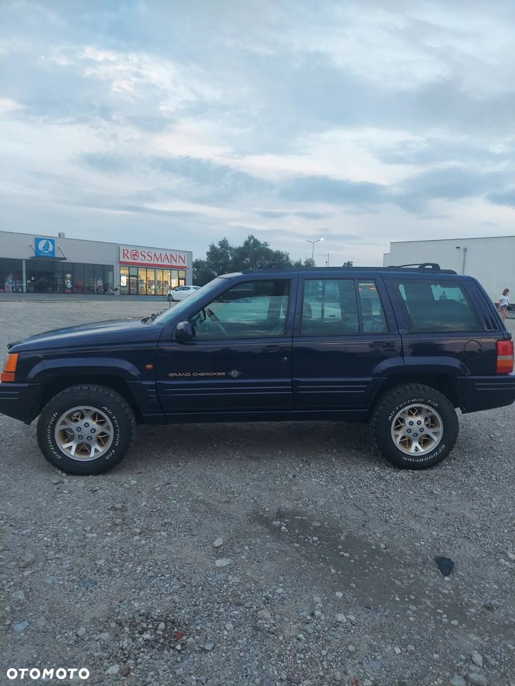 Jeep Grand Cherokee - 21